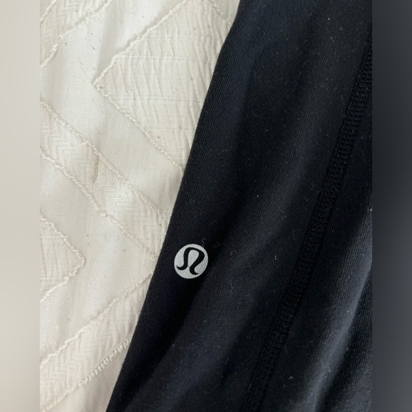 Lululemon Flare Leggings Women’s Size 4 Full Length Reversible Pink Gray - Picture 4 of 6